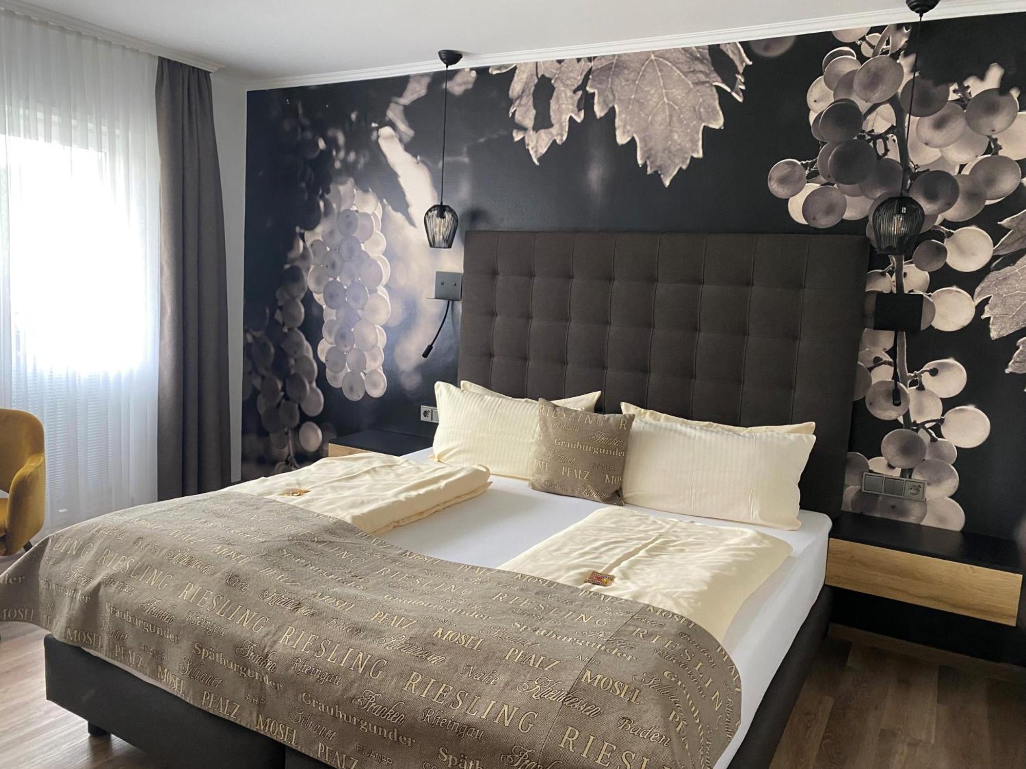 Weinhotel Sonnenschein Ернст Номер фото
