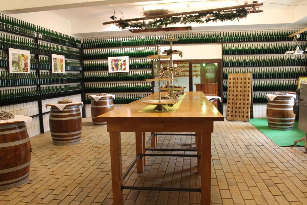 Weinhotel Sonnenschein Ернст Екстер'єр фото